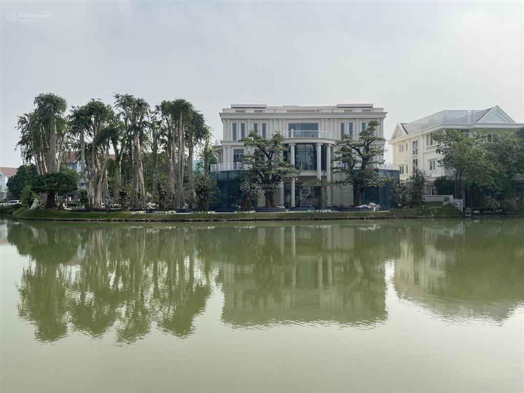 Bán đơn lập bằng lăng 02  07. đn, 495m2, nhà thô. đất vuông, gần ngã ba sông rộng, giá 175 tỷ