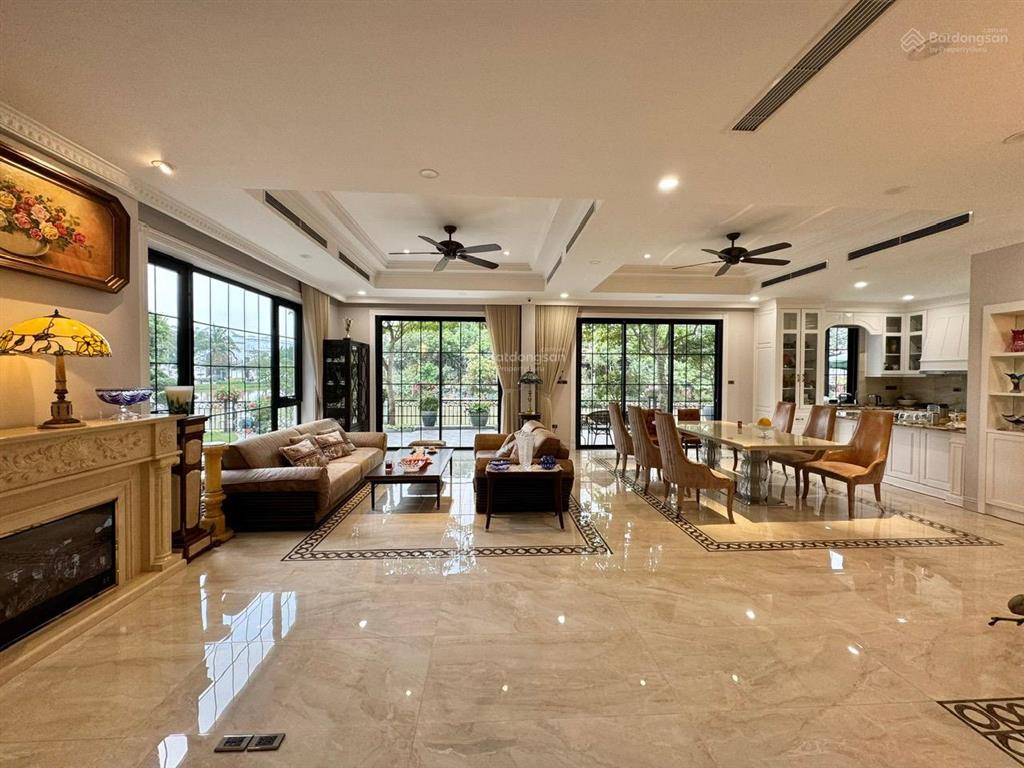 Chuẩn bán lô góc vip hoa phượng 03, 348m, đn  tn, nội thất luxury. sông nội khu, giáp đường lớn.