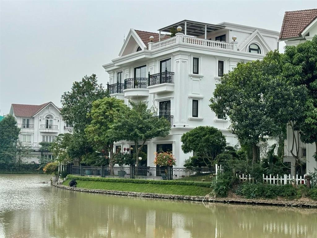 Chuẩn bán lô góc vip hoa phượng 03, 348m, đn  tn, nội thất luxury. sông nội khu, giáp đường lớn.