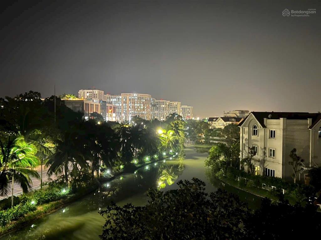 Chuẩn bán lô góc vip hoa phượng 03, 348m, đn  tn, nội thất luxury. sông nội khu, giáp đường lớn.