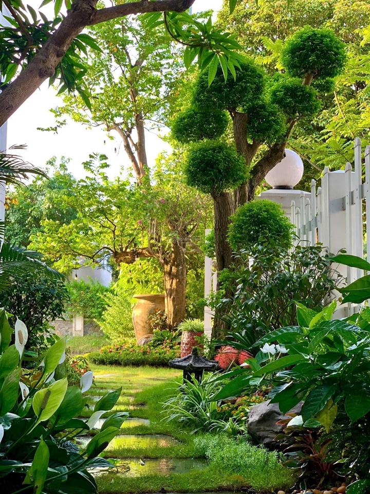 Chính chủ tôi bán lại s lập anh đào, 168m2, nội thất đẹp. thông sàn tâng 1, mặt tiền 10m, giá 49 tỷ