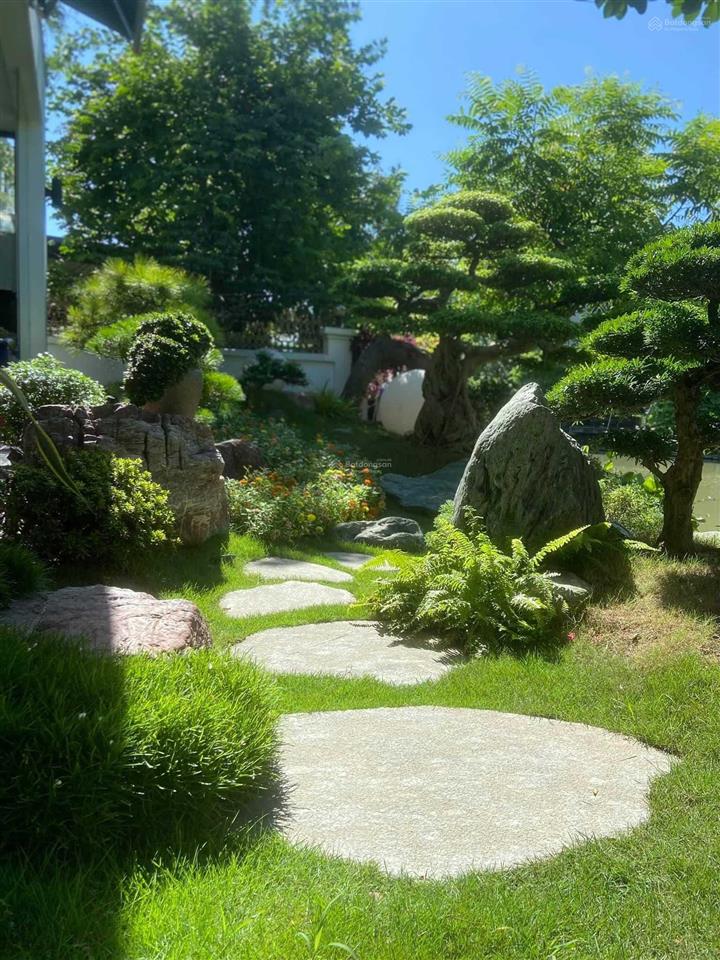 Chính chủ tôi bán lại s lập anh đào, 168m2, nội thất đẹp. thông sàn tâng 1, mặt tiền 10m, giá 49 tỷ