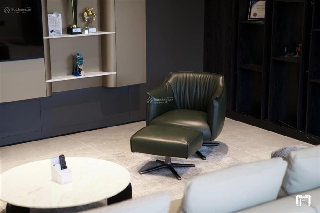 Chính chủ tôi bán lại s lập anh đào, 168m2, nội thất đẹp. thông sàn tâng 1, mặt tiền 10m, giá 49 tỷ