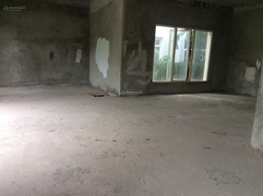 Bán biệt thự anh đào, 205m2, mặt tiền rộng. đường lớn, nhà thô nguyên bản dễ sửa, giá 65 tỷ