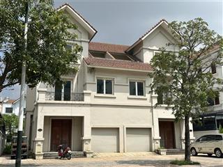 Bán cặp song lập hoa phượng 806,07. 510m xd 240m2. mặt tiền 20m, sông rộng, view đường chính 22m