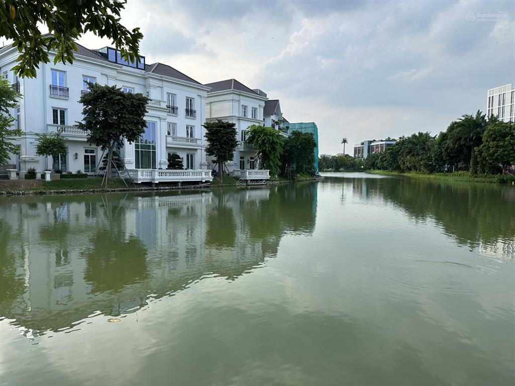 Bán cặp song lập hoa phượng 8  06,07. 510m xd 240m2. mặt tiền 20m, sông rộng, view đường chính 22m