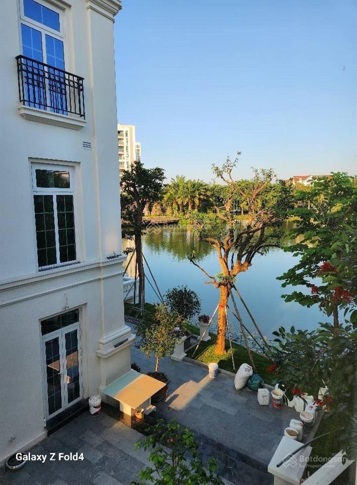 Bán cặp song lập hoa phượng 8  06,07. 510m xd 240m2. mặt tiền 20m, sông rộng, view đường chính 22m