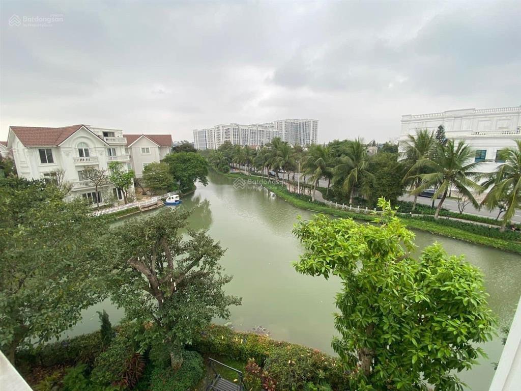 Bán cặp song lập hoa phượng 8  06,07. 510m xd 240m2. mặt tiền 20m, sông rộng, view đường chính 22m