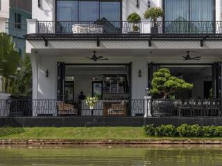 Bán siêu phẩm đơn lập anh đào 9, 350m2, hoàn thiện luxury, cạnh vườn hoa, đường lớn, view sông rộng