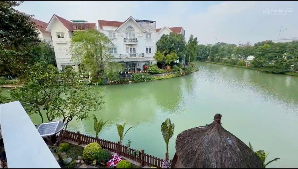 Bán biệt thự hoa phượng, 275m2,tb. đường to 4 làn xe, sông rộng, hoàn thiện full đồ. giá 84 tỷ