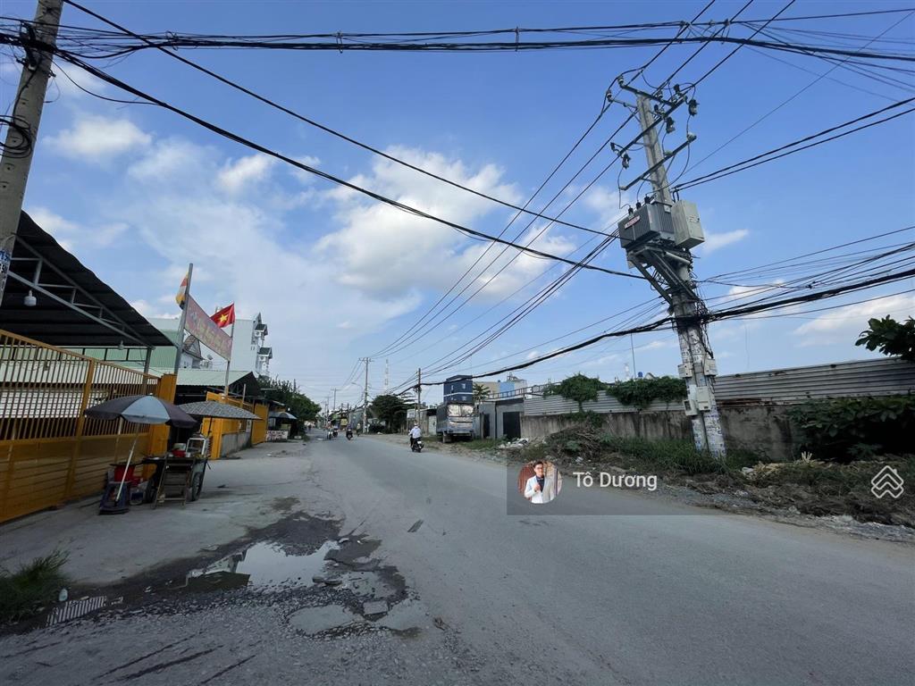 Bán lô đất thổ cư, tổng diện tích 3700m2 mặt tiền thới tam thôn, hóc môn