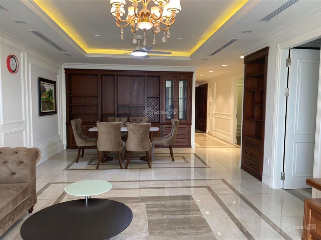 Gia đình cần bán gấp căn hộ 110m2 3pn full đồ d'. le roi soliel  0988 799 ***