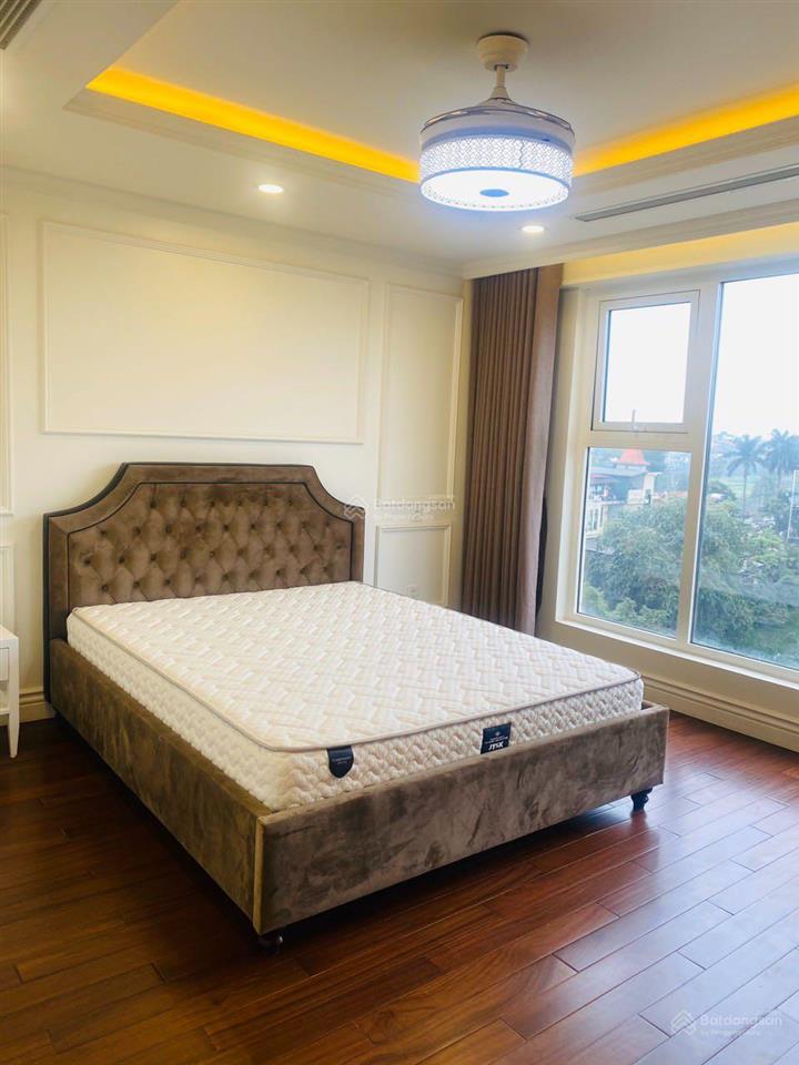 Cần bán gấp căn hộ 3 phòng ngủ 110m2 view hồ tây và sông hồng đang cho thuê 35tr/th dòng tiền