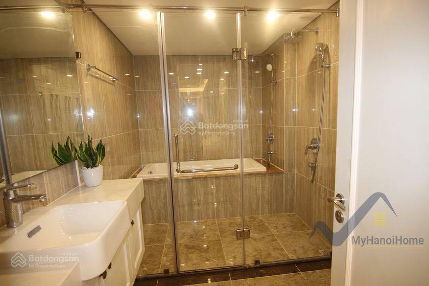 Chính chủ căn hộ 146m2 3pn view hồ tây cần bán gấp giá tốt nhất thị trường 18 tỷ xx  0988 799 ***