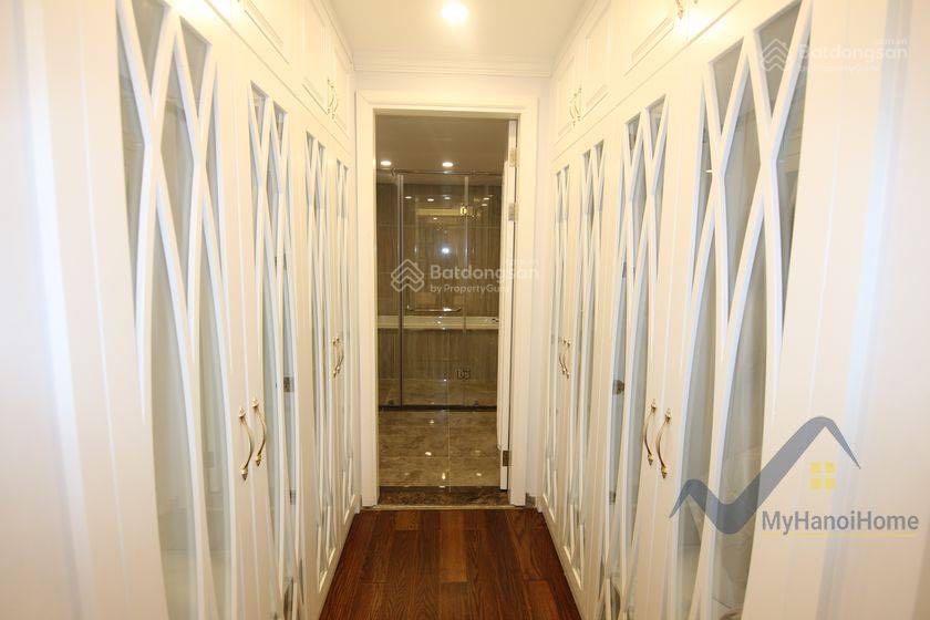 Chính chủ căn hộ 146m2 3pn view hồ tây cần bán gấp giá tốt nhất thị trường 18 tỷ xx  0988 799 ***