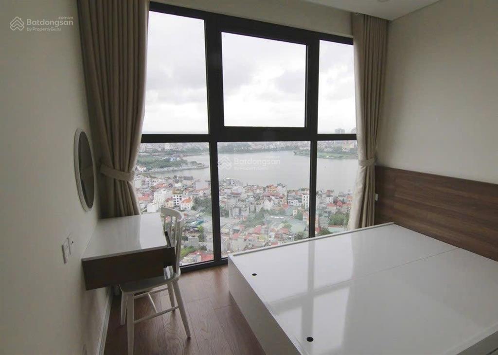 Chính chủ căn hộ cần bán gấp căn hộ 3pn view hồ tây tầng cao 2x  0988 799 ***