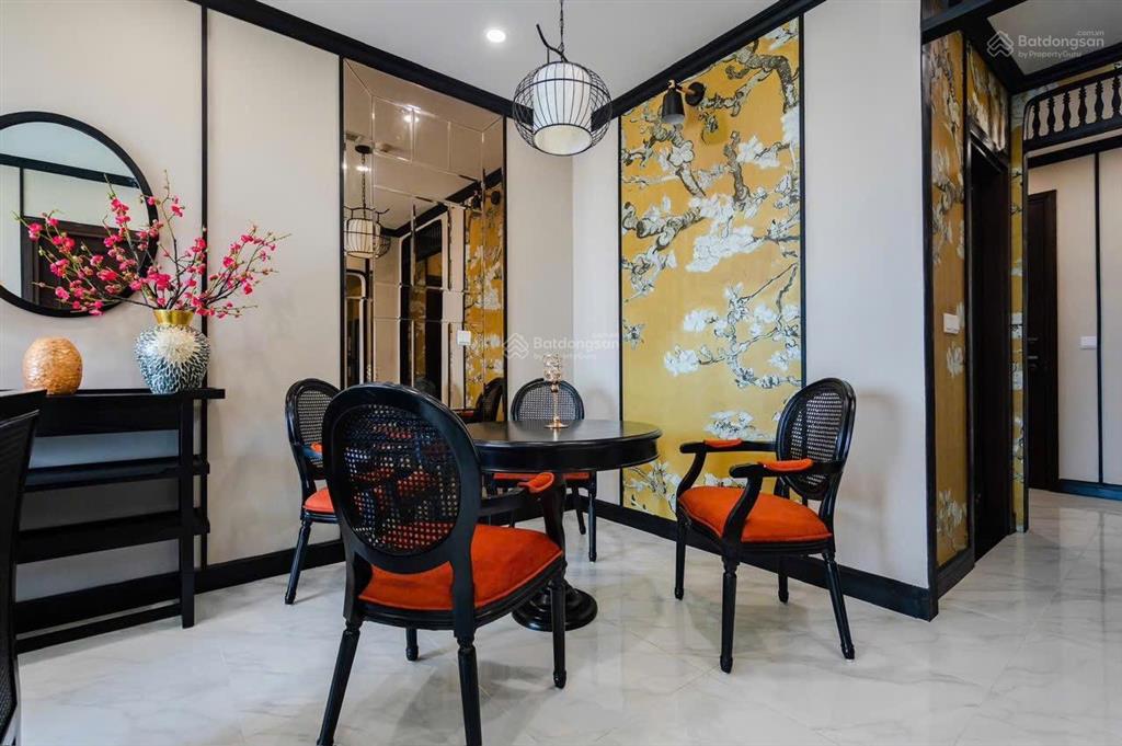 Chính chủ căn hộ cần bán gấp căn hộ 3pn view hồ tây tầng cao 2x  0988 799 ***