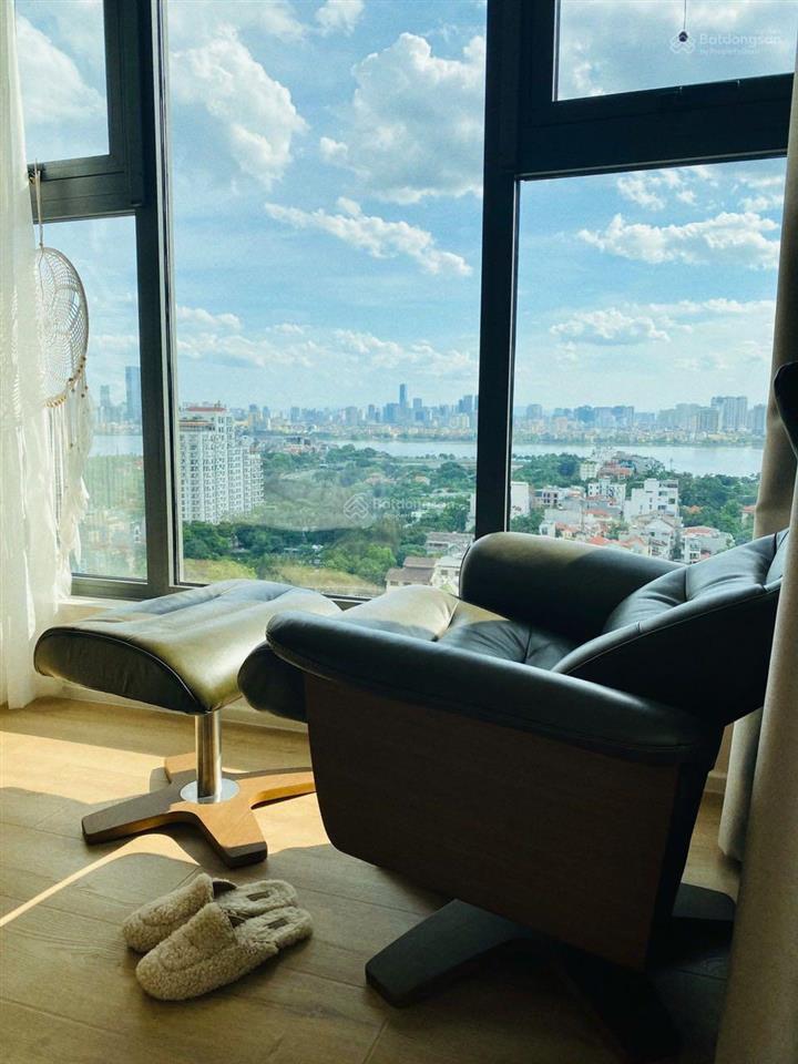 Chính chủ căn hộ cần bán gấp căn hộ 146m2 d'. le roi soleil 59 xuân diệu giá tốt nhất  0988 799 ***