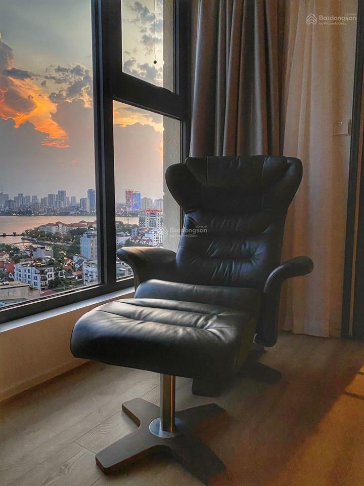 Chính chủ căn hộ cần bán gấp căn hộ 146m2 d'. le roi soleil 59 xuân diệu giá tốt nhất  0988 799 ***