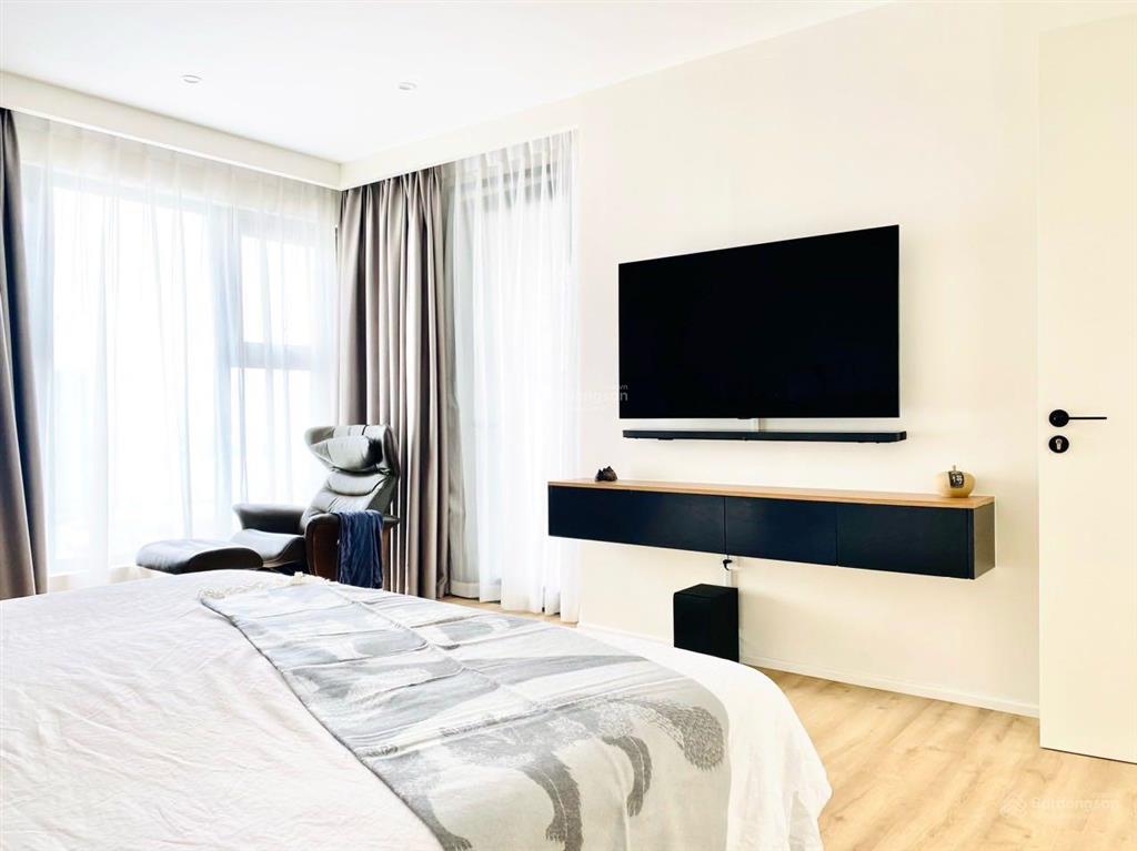 Chính chủ căn hộ cần bán gấp căn hộ 146m2 d'. le roi soleil 59 xuân diệu giá tốt nhất  0988 799 ***