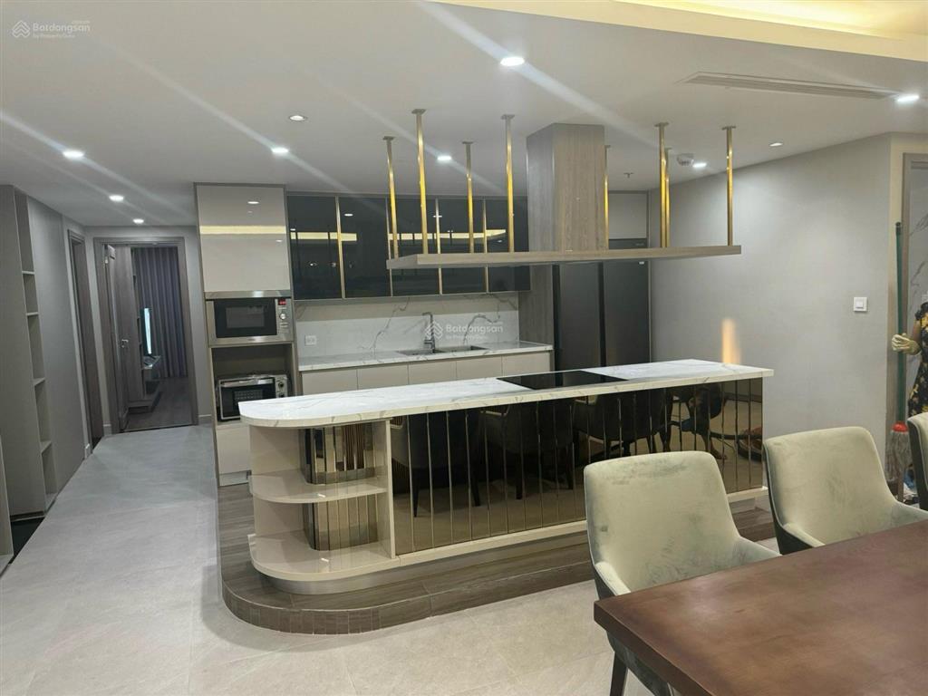 Chính chủ căn hộ cần bán gấp căn hộ 146m2 d'. le roi soleil 59 xuân diệu giá tốt nhất  0988 799 ***