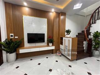 Chủ nhà chuyển công tác bán nhà đẹp 4 tầng full nội thất. cách 30m ra oto, cách đường 70 khoảg 100m