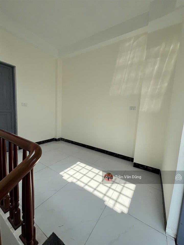 Bán nhà 33m, 5 tầng 6 phòng ngủ ,2 sân chơi tại lai xá, hoài đức, giáp chợ lai xá