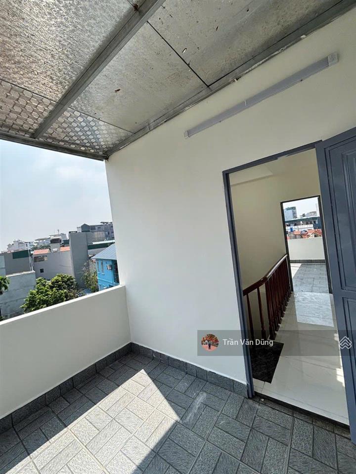 Bán nhà 33m, 5 tầng 6 phòng ngủ ,2 sân chơi tại lai xá, hoài đức, giáp chợ lai xá