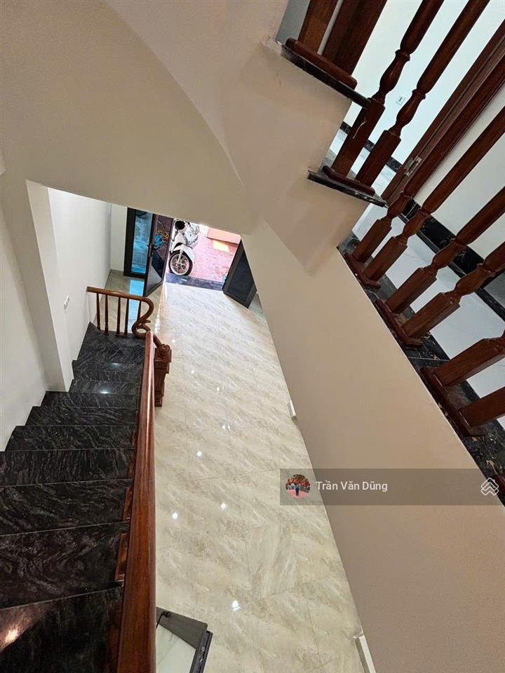 Bán nhà 33m, 5 tầng 6 phòng ngủ ,2 sân chơi tại lai xá, hoài đức, giáp chợ lai xá