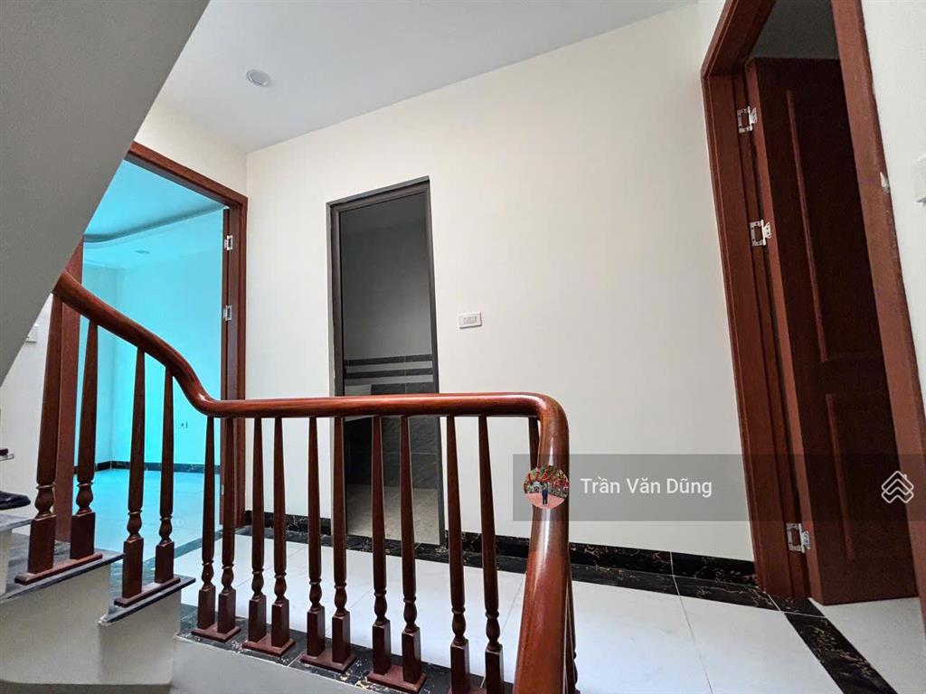 Bán nhà 33m, 5 tầng 6 phòng ngủ ,2 sân chơi tại lai xá, hoài đức, giáp chợ lai xá