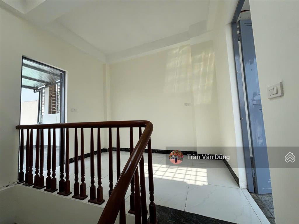 Bán nhà 33m, 5 tầng 6 phòng ngủ ,2 sân chơi tại lai xá, hoài đức, giáp chợ lai xá