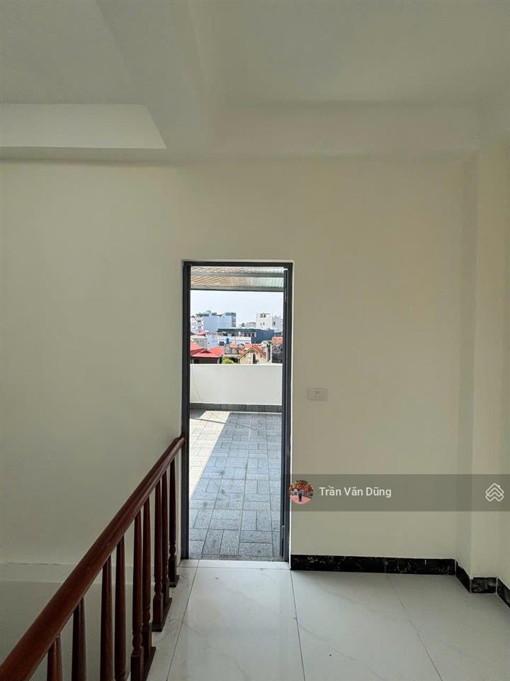 Bán nhà 33m, 5 tầng 6 phòng ngủ ,2 sân chơi tại lai xá, hoài đức, giáp chợ lai xá