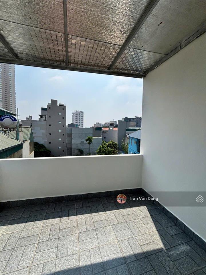 Bán nhà 33m, 5 tầng 6 phòng ngủ ,2 sân chơi tại lai xá, hoài đức, giáp chợ lai xá