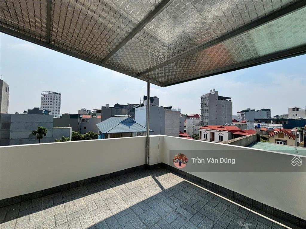 Bán nhà 33m, 5 tầng 6 phòng ngủ ,2 sân chơi tại lai xá, hoài đức, giáp chợ lai xá