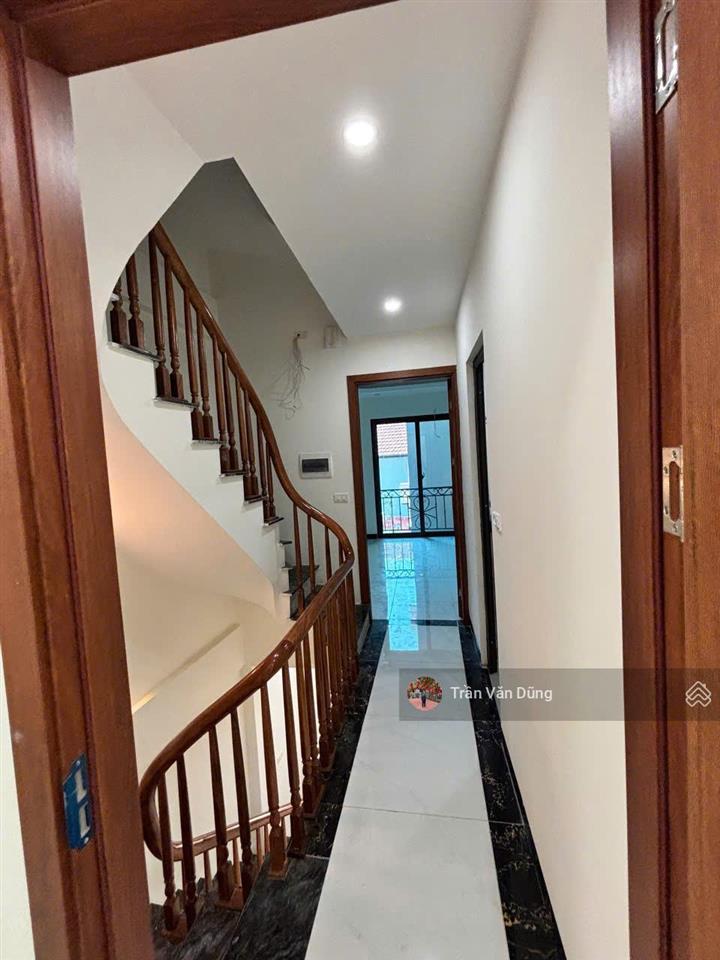 Bán nhà 33m, 5 tầng 6 phòng ngủ ,2 sân chơi tại lai xá, hoài đức, giáp chợ lai xá