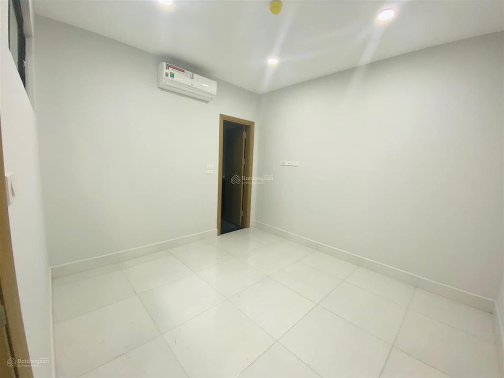 Cho thuê 2 ngủ 2vs 52m2 ban công đông. nhà mới nhận giá chỉ 5 tr/tháng. chung cư đổng quốc bình