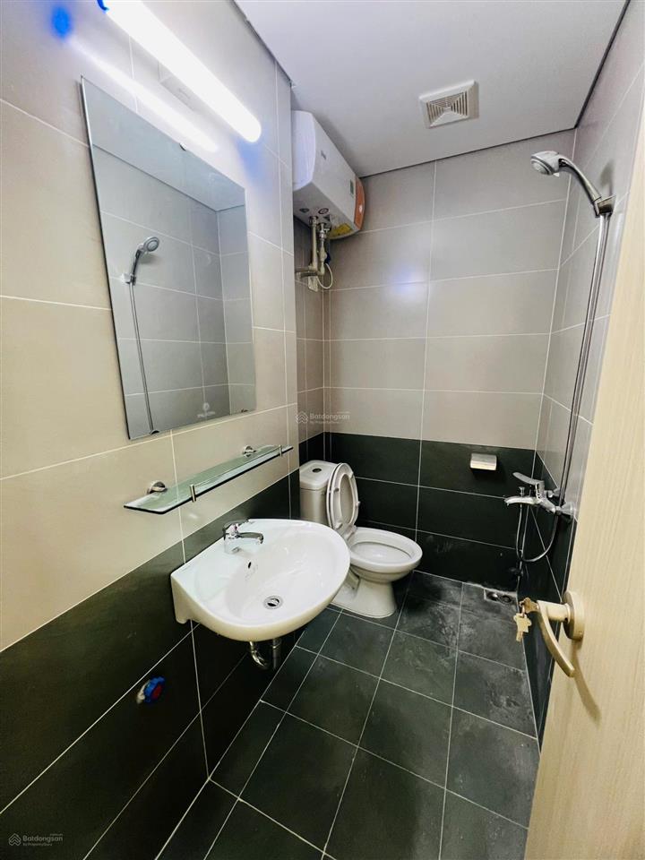 Bán góc 2 mặt thoáng tầng trung view vườn hoa giá chỉ 7xx triệu. chung cư hoàng huy đổng quốc bình