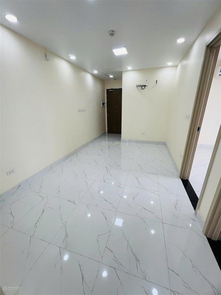 Bán góc 2 mặt thoáng tầng trung view vườn hoa giá chỉ 7xx triệu. chung cư hoàng huy đổng quốc bình