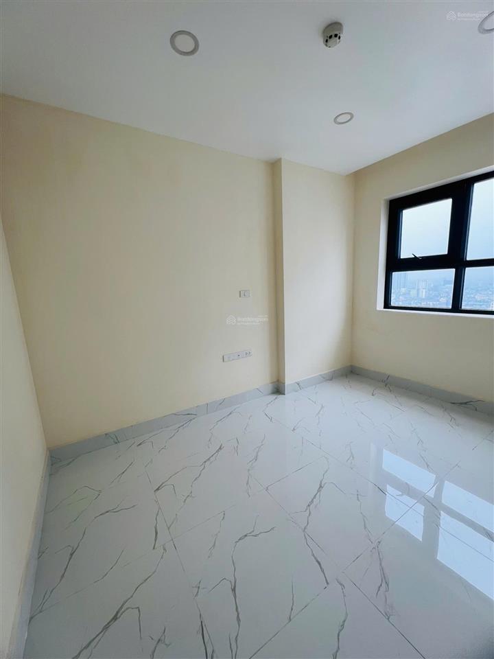 Bán góc 2 mặt thoáng tầng trung view vườn hoa giá chỉ 7xx triệu. chung cư hoàng huy đổng quốc bình