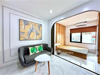 Tòa chdv phố đặng văn ngữ, 54m2, 12 phòng, dòng tiền 65 triệu/tháng, ba mặt thoáng, ngõ thông rộng