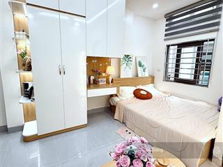 Tòa chdv phố đặng văn ngữ, 55m2, 7 tầng, 12 phòng đủ đồ, doanh thu 800 triệu/năm, ba mặt thoáng mát