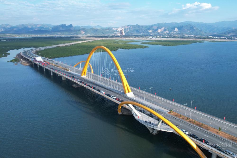 Em bán flc tropical city 18 tr/m2 (đất), mới vào đất móng ạ, chưa đến 2 tỷ.  0936 585 ***