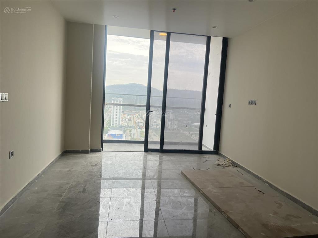 2n icon40 hạ long, trực diện vịnh mã 10, giá 4,4 tỷ thôi ạ.  0936 585 *** em vy ạ