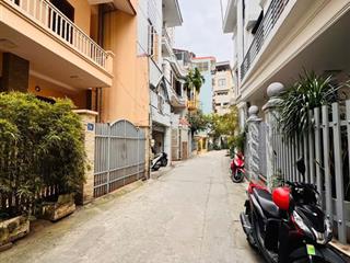 Siêu phẩm biệt thự cầu giấy  bảo vệ 24/7 ôtô tránh  133m2*4 tầng, mt 7.2m nở hậu giá nhỉnh 42 tỷ