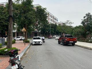 Bán đất tặng nhà mặt phố Chính Trung/Trâu Quỳ/Gia Lâm 80m2 đường 17m (dòng tiền+đầu tư)