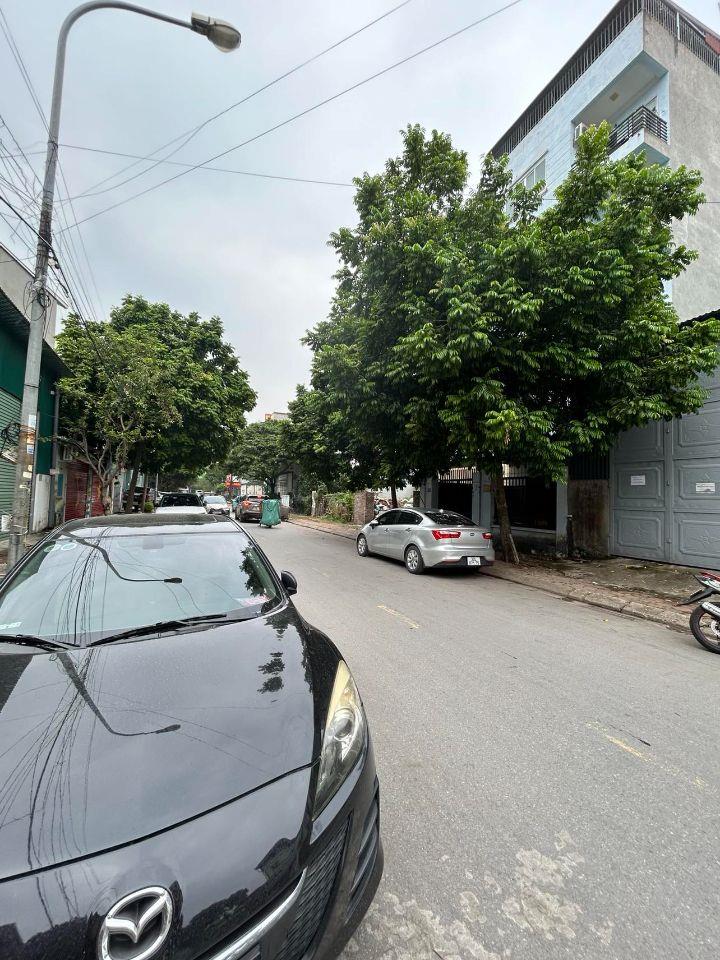 Bán đất tặng nhà mặt phố Chính Trung/Trâu Quỳ/Gia Lâm 80m2 đường 17m (dòng tiền+đầu tư)