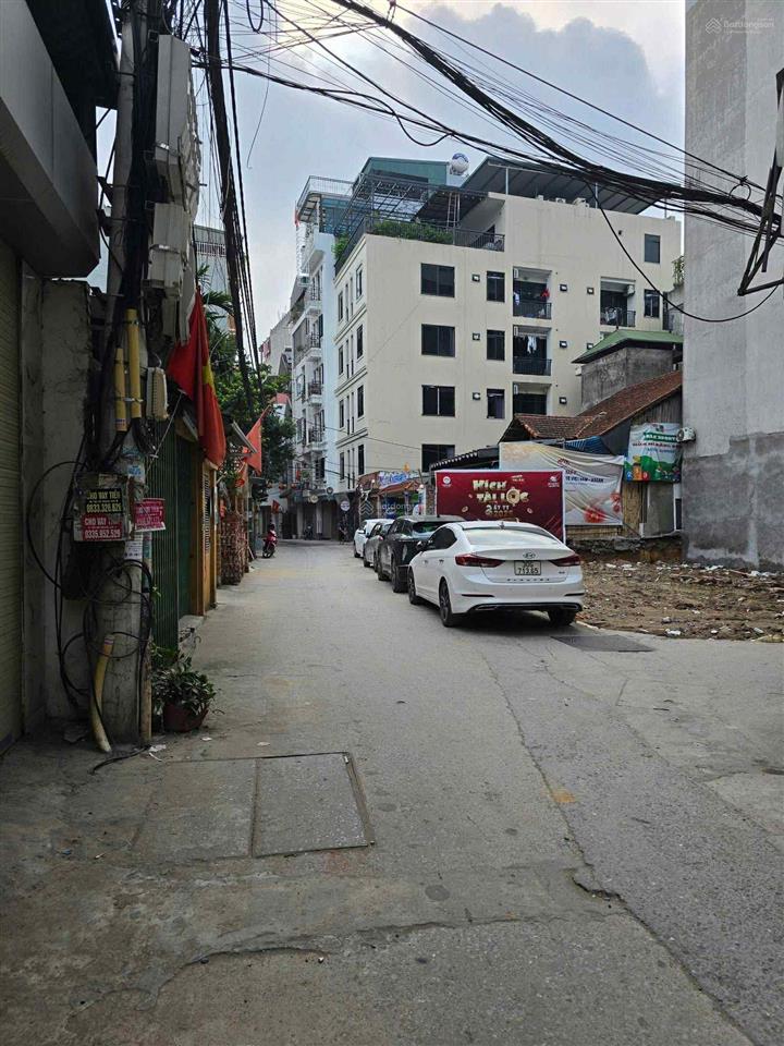 Bán đất tặng nhà cấp 4 kinh doanh ,ngõ thông ,ô tô