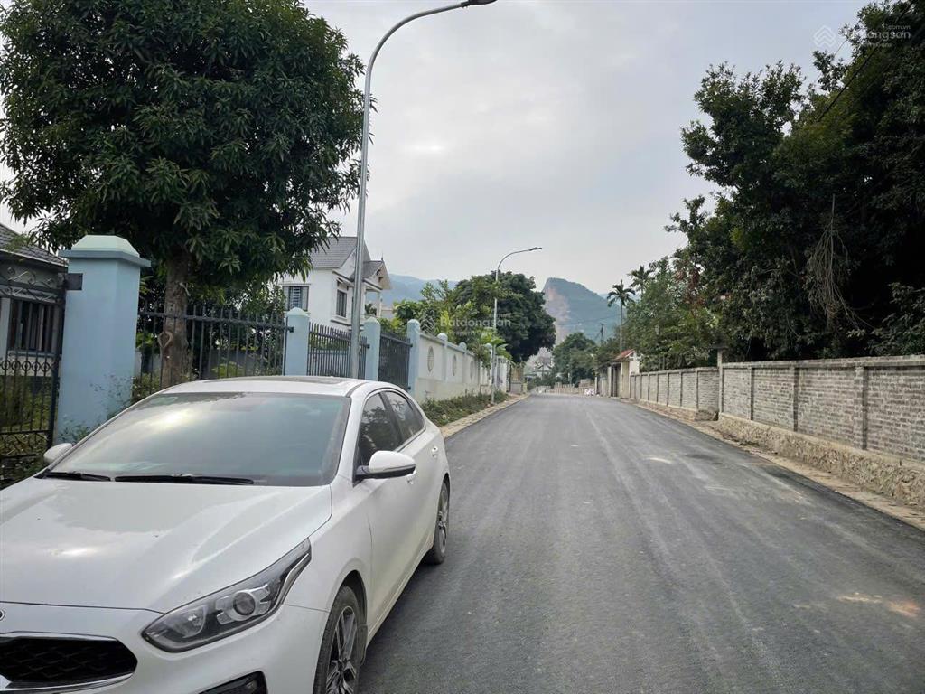 Bán lô đất siêu vip 3100m2 đất bám hồ đồng chanh, có ao thả cá tại lương sơn  hoà bình