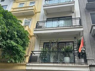 Cho thuê nhà số 5a ngõ 18 mạc thái tổ. dt 55m2 x 6t, tk thông sàn, thang máy, đường 2 ô tô tránh