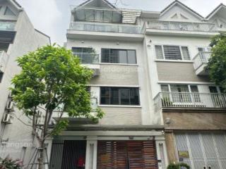 Cho thuê nhà 18  a10 lk nam trung yên. dt 80m2 x 4,5t. mt 6m. tk thông sàn
